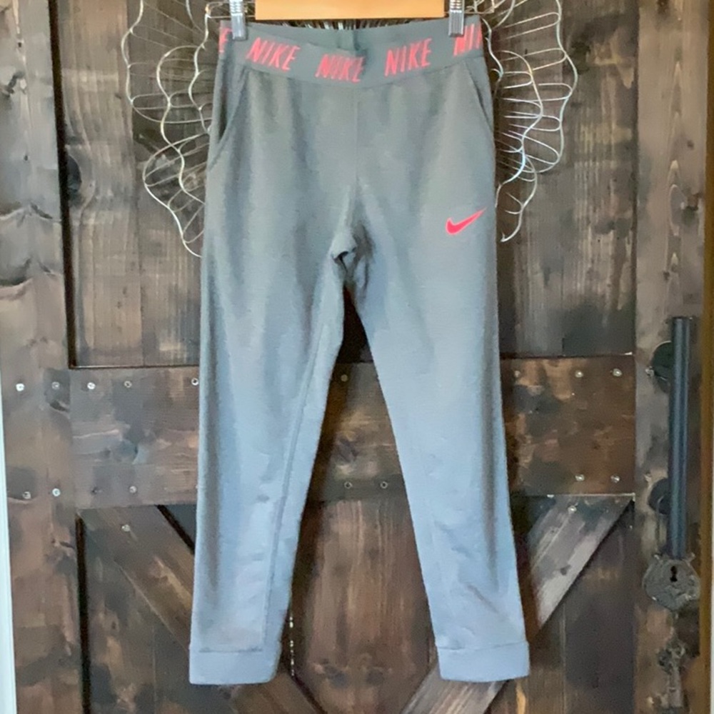 Nike girls sweatpants grey w/ hot pink swoosh